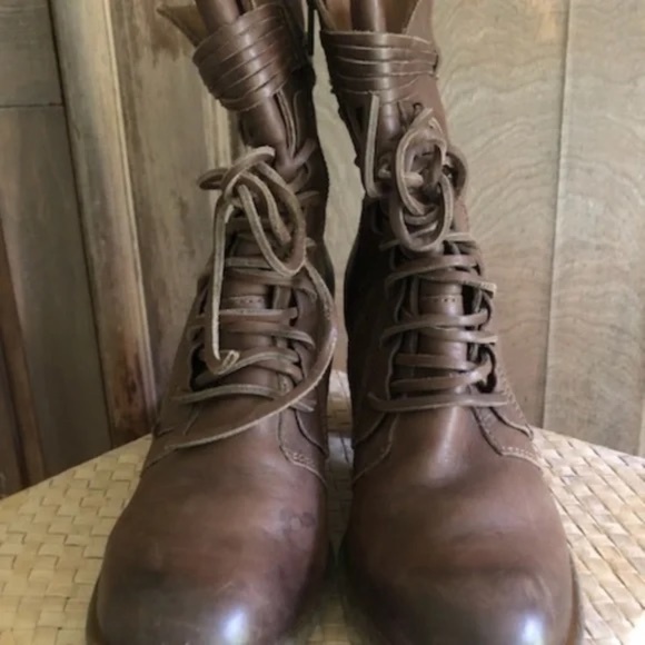 Born Lace up distressed boots - Picture 4 of 8